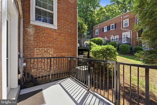 4892 28TH ST S, Arlington, VA 22206