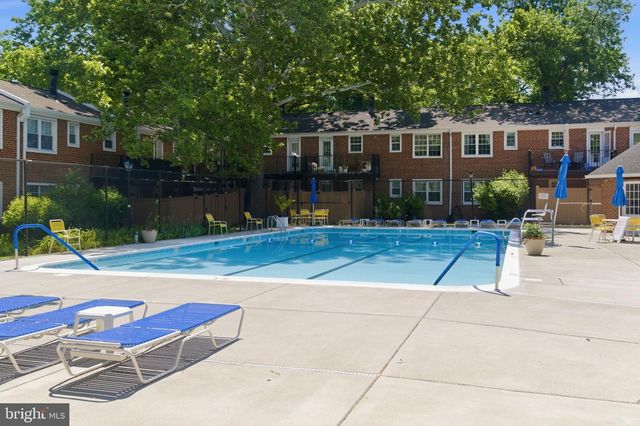 4892 28TH ST S, Arlington, VA 22206
