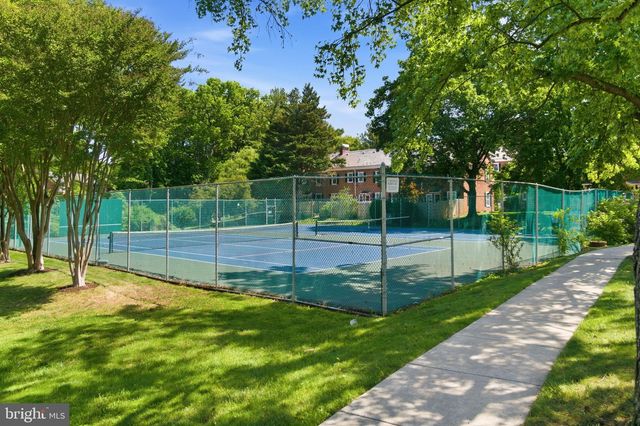 4892 28TH ST S, Arlington, VA 22206