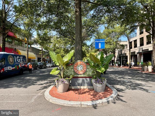 4892 28TH ST S, Arlington, VA 22206