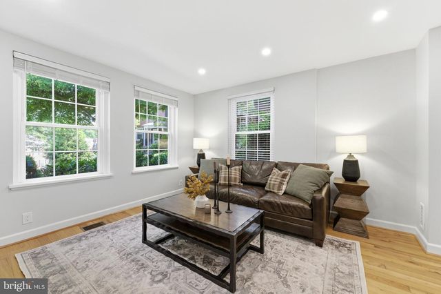 4892 28TH ST S, Arlington, VA 22206