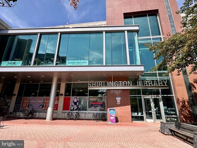 4892 28TH ST S, Arlington, VA 22206