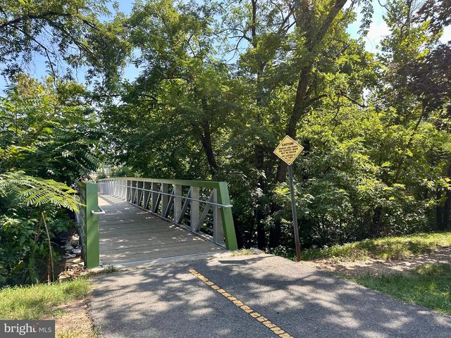 4892 28TH ST S, Arlington, VA 22206