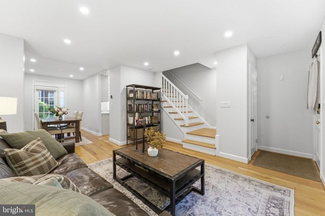4892 28TH ST S, Arlington, VA 22206