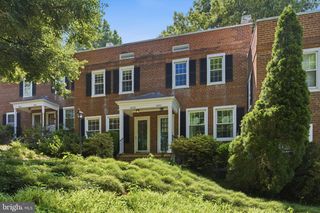 4892 28TH ST S, Arlington, VA 22206