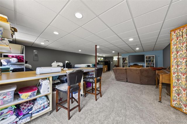 7447 Ore Lake Road, Hamburg Township, MI 48116