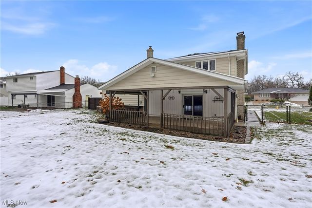 7130 Lakeview Drive, Parma, OH 44129