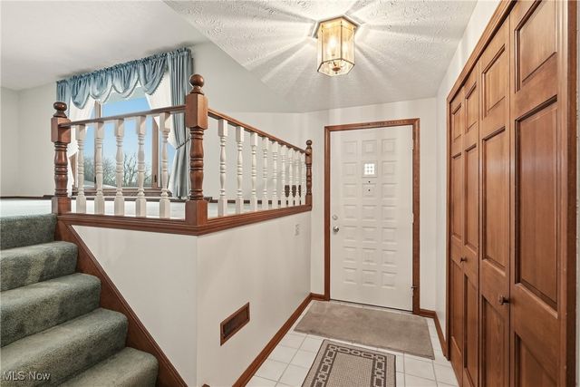 7130 Lakeview Drive, Parma, OH 44129