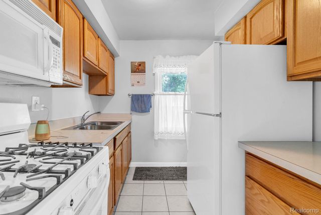 26351 Blumfield Street, Roseville, MI 48066