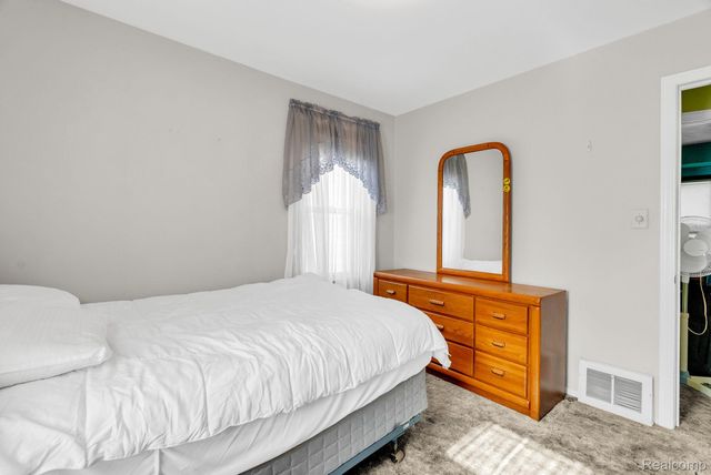26351 Blumfield Street, Roseville, MI 48066