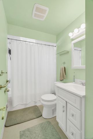 26351 Blumfield Street, Roseville, MI 48066