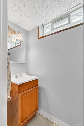 26351 Blumfield Street, Roseville, MI 48066
