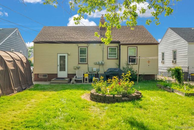 26351 Blumfield Street, Roseville, MI 48066