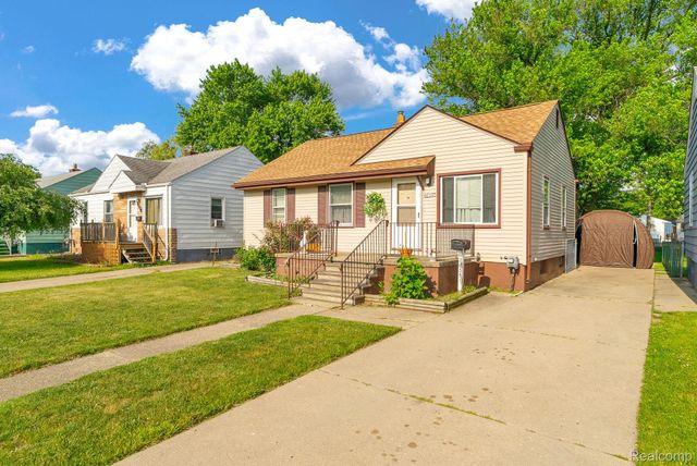 26351 Blumfield Street, Roseville, MI 48066
