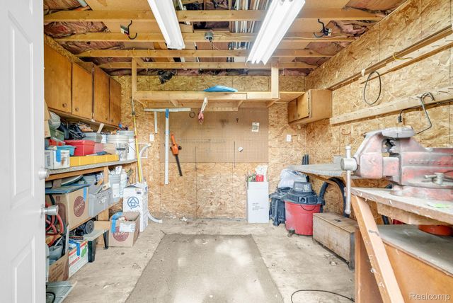 26351 Blumfield Street, Roseville, MI 48066