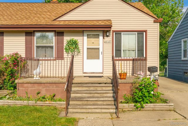 26351 Blumfield Street, Roseville, MI 48066