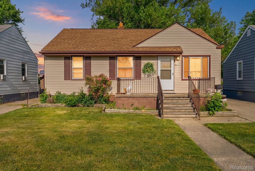 26351 Blumfield Street, Roseville, MI 48066