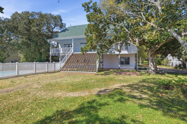 8127 Pompano Street, Navarre, FL 32566