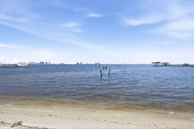 8127 Pompano Street, Navarre, FL 32566