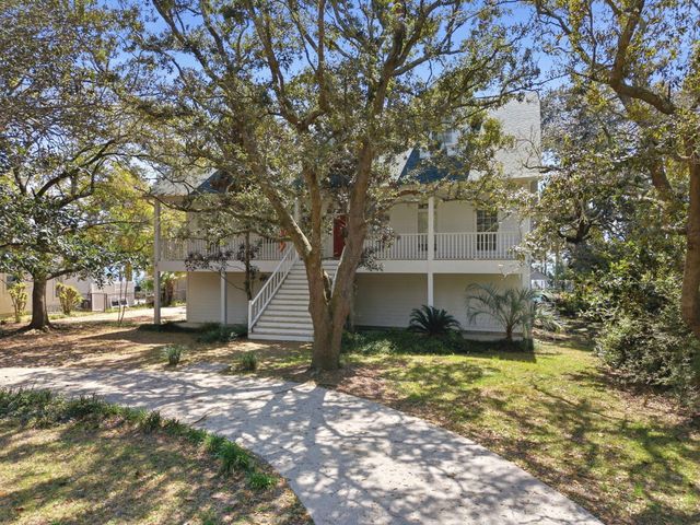 8127 Pompano Street, Navarre, FL 32566