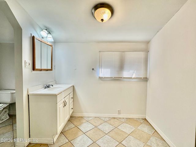 2057 GLEN GARDNER Drive, Jacksonville, FL 32246