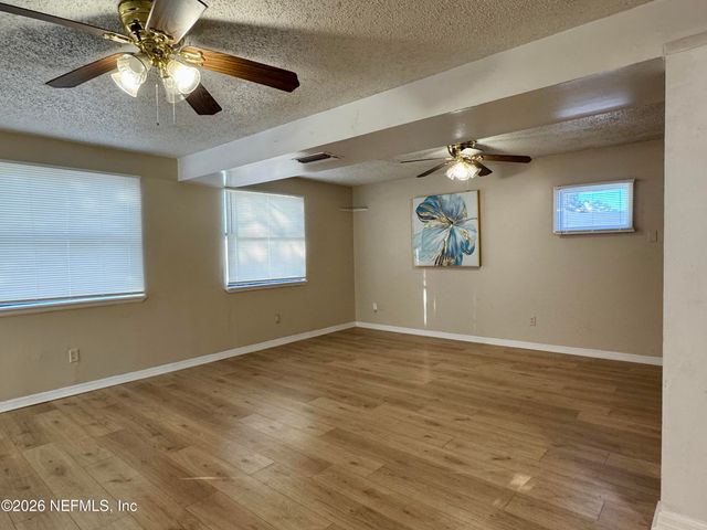 2057 GLEN GARDNER Drive, Jacksonville, FL 32246