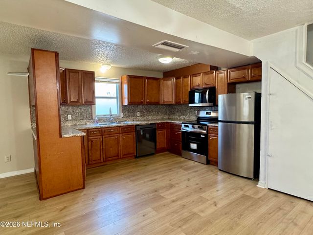 2057 GLEN GARDNER Drive, Jacksonville, FL 32246