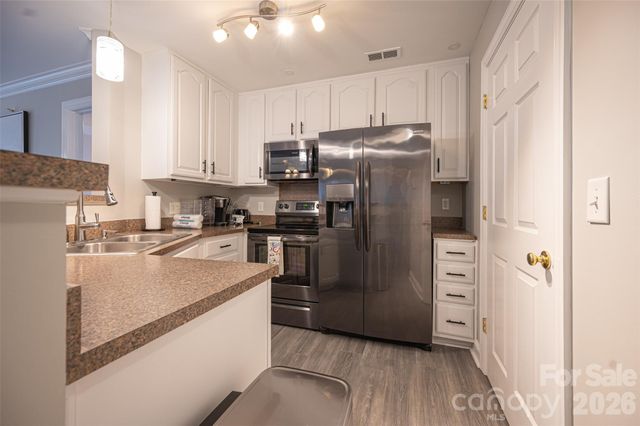 3148 Walnut Park Drive, Charlotte, NC 28262