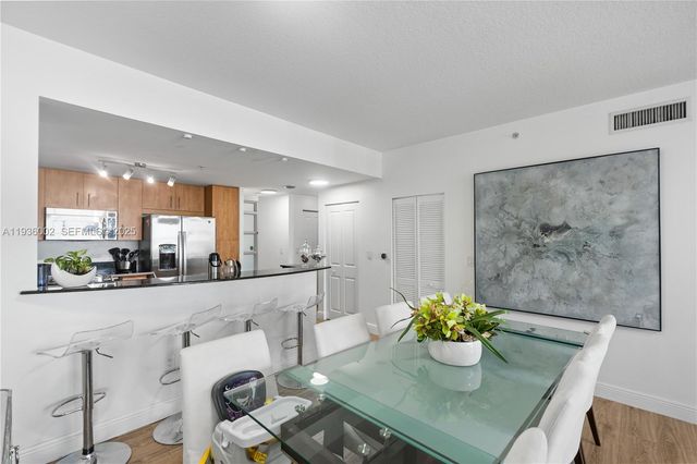 7918 Harbor Island Dr 212, North Bay Village, FL 33141