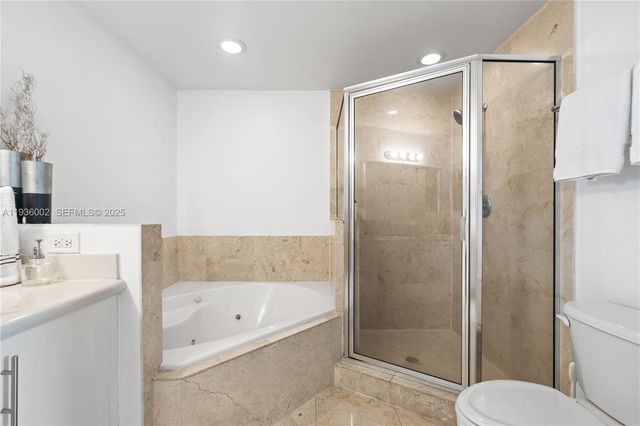 7918 Harbor Island Dr 212, North Bay Village, FL 33141