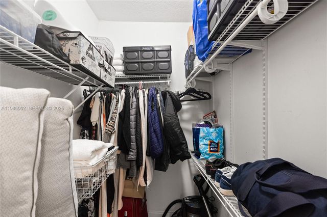 7918 Harbor Island Dr 212, North Bay Village, FL 33141