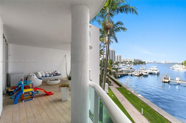 7918 Harbor Island Dr 212, North Bay Village, FL 33141