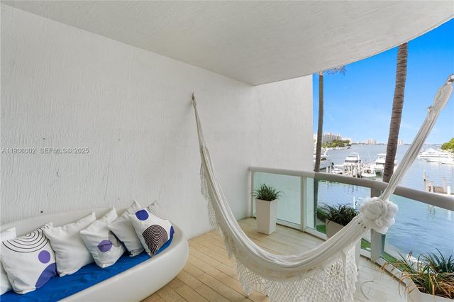 7918 Harbor Island Dr 212, North Bay Village, FL 33141