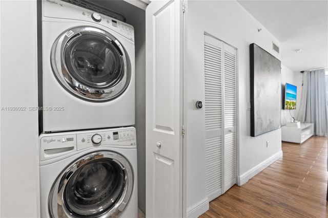 7918 Harbor Island Dr 212, North Bay Village, FL 33141