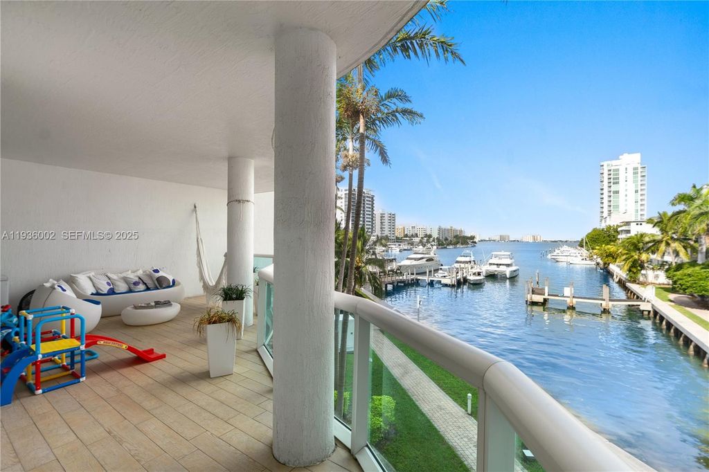 7918 Harbor Island Dr 212, North Bay Village, FL 33141