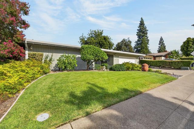5848 Riddio St, Citrus Heights, CA 95610