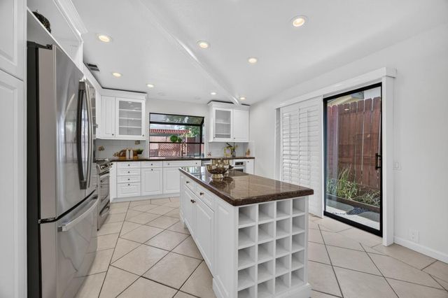 5848 Riddio St, Citrus Heights, CA 95610