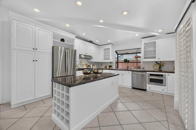 5848 Riddio St, Citrus Heights, CA 95610
