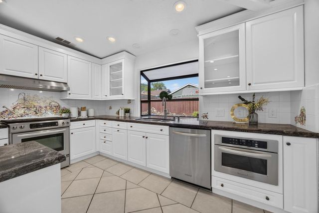 5848 Riddio St, Citrus Heights, CA 95610