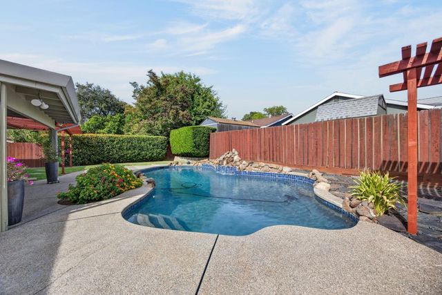 5848 Riddio St, Citrus Heights, CA 95610