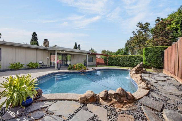 5848 Riddio St, Citrus Heights, CA 95610