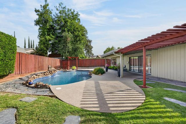 5848 Riddio St, Citrus Heights, CA 95610