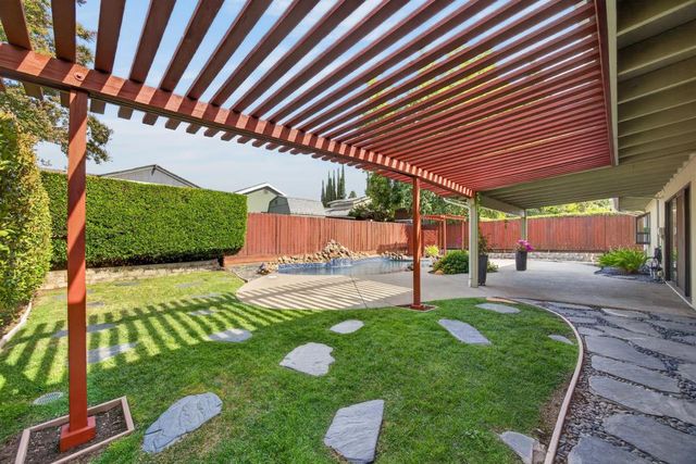 5848 Riddio St, Citrus Heights, CA 95610