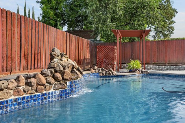 5848 Riddio St, Citrus Heights, CA 95610