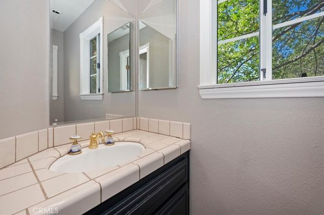 26620 Modoc, Lake Arrowhead, CA 92352