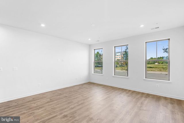 19719 MISTY MOSS SQ, Ashburn, VA 20147