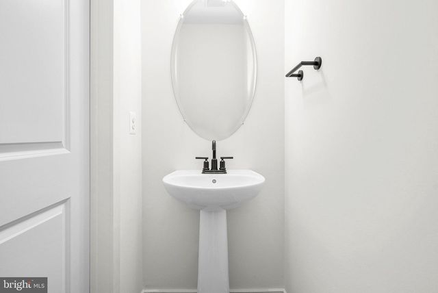 19719 MISTY MOSS SQ, Ashburn, VA 20147