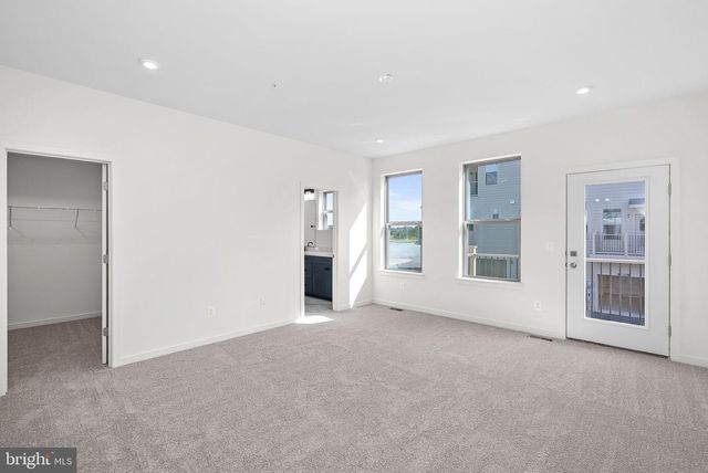 19719 MISTY MOSS SQ, Ashburn, VA 20147