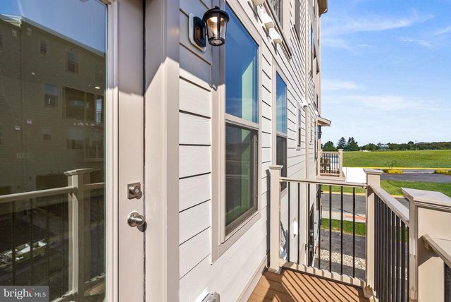 19719 MISTY MOSS SQ, Ashburn, VA 20147