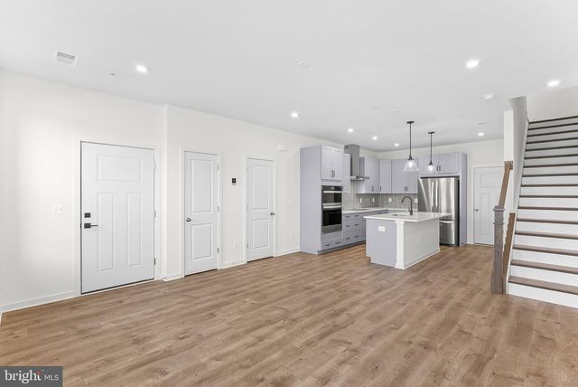 19719 MISTY MOSS SQ, Ashburn, VA 20147